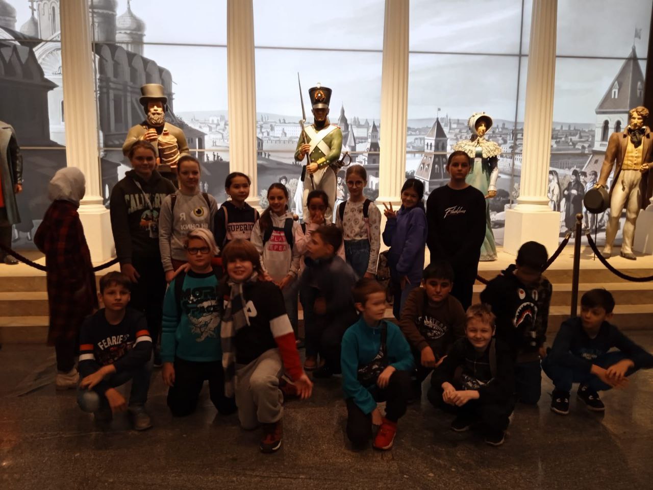 последнее воскресенье музей посетило 80 человек. задача по математике музей посетило 150 человек. в воскресенье музей посетили 150 человек. 1 музей в мире. взрослый билет в музей стоит 150 рублей а детский.